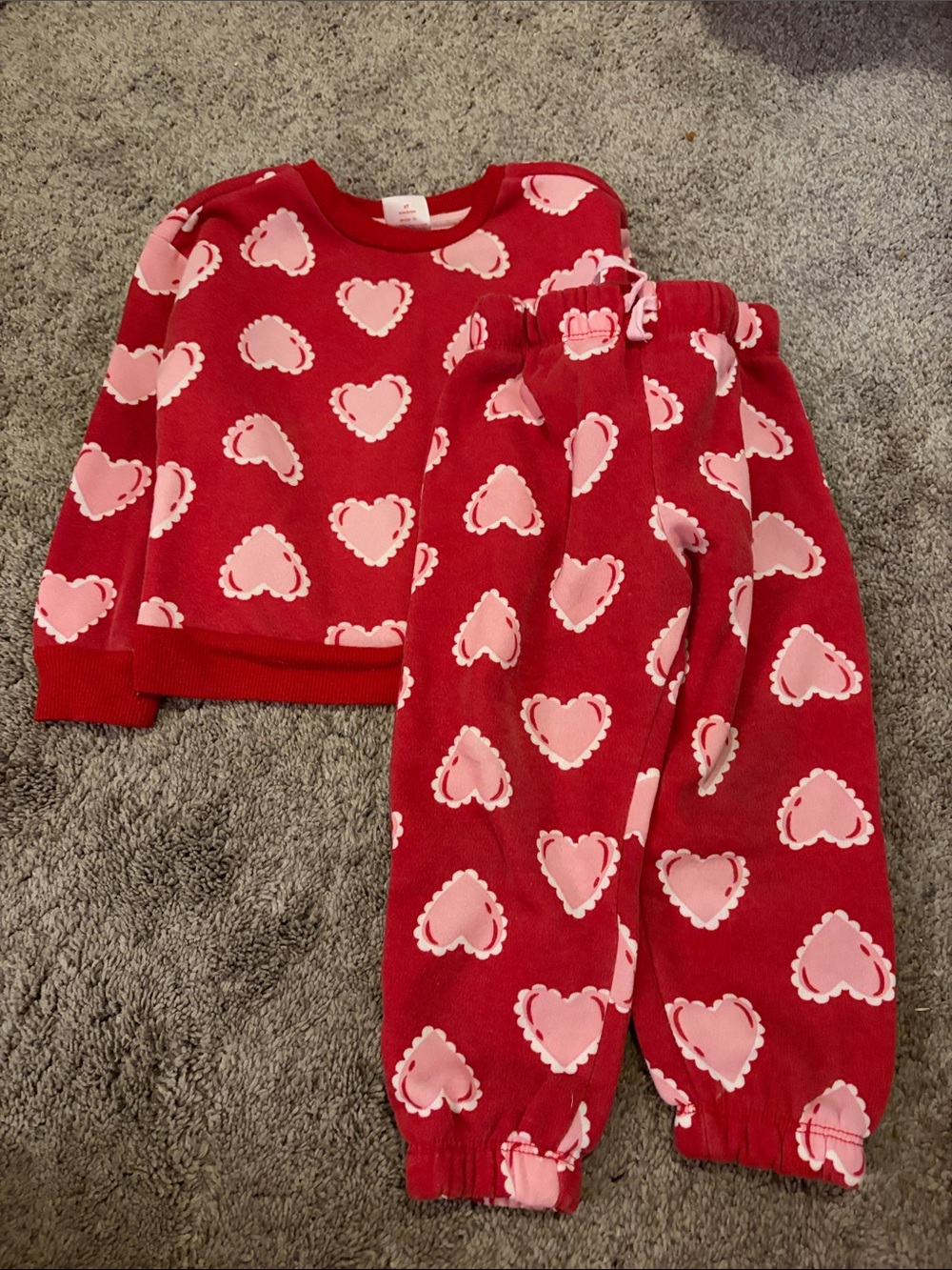 Toddler Red Heart Print sweatsuit  Set - Brand Unknown